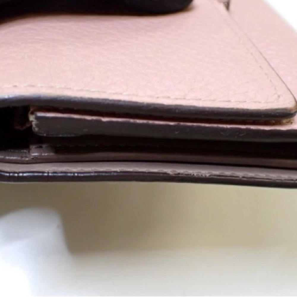 Louis Vuitton Capucines Compact Wallet - Picture 7 of 16